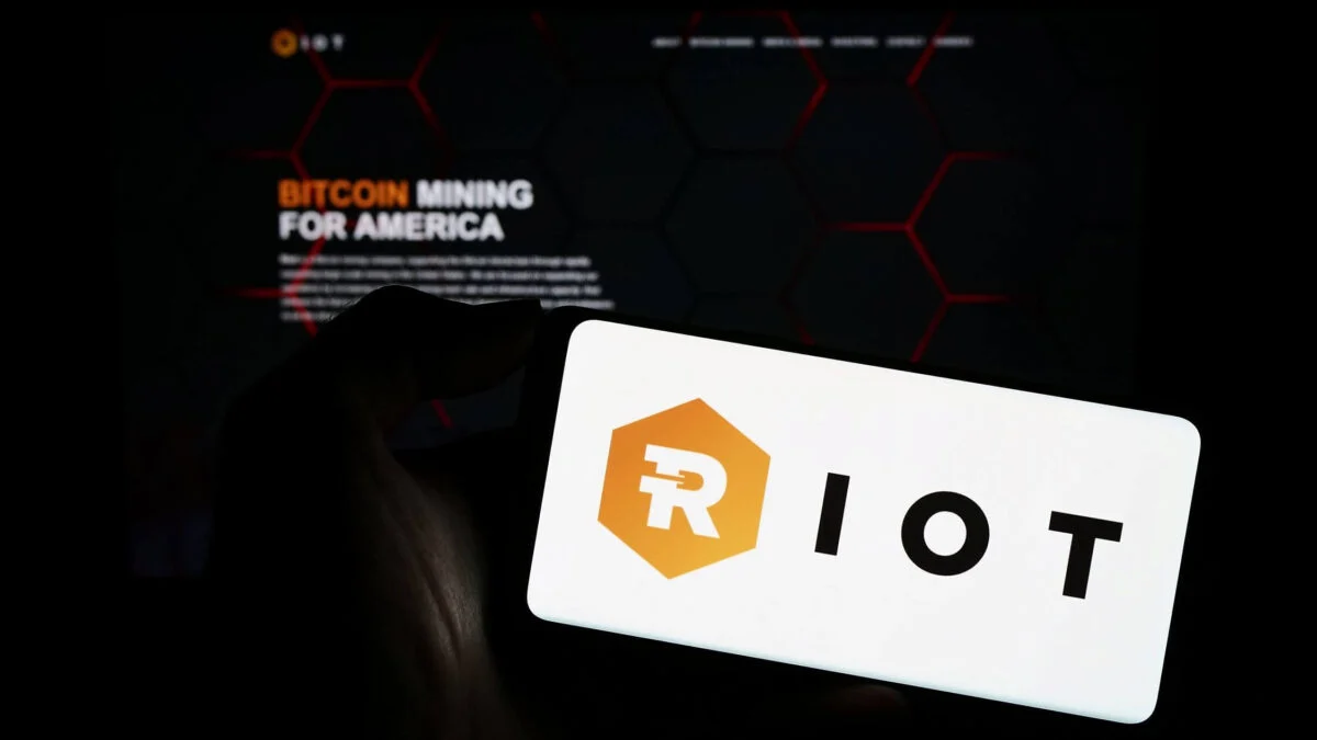 Riot Platforms (RIOT) Stock Rallies on $311 Million AMD Data-Center Deal
