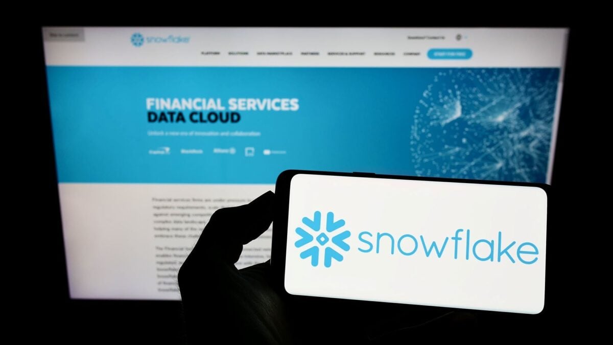 Snowflake (SNOW) Shares Fall Despite Strong Q4 Earnings Beat — What Went Wrong?