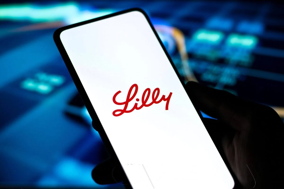 Eli Lilly (LLY) Stock Climbs on $2.75B AI Drug Discovery Partnership with Insilico Medicine