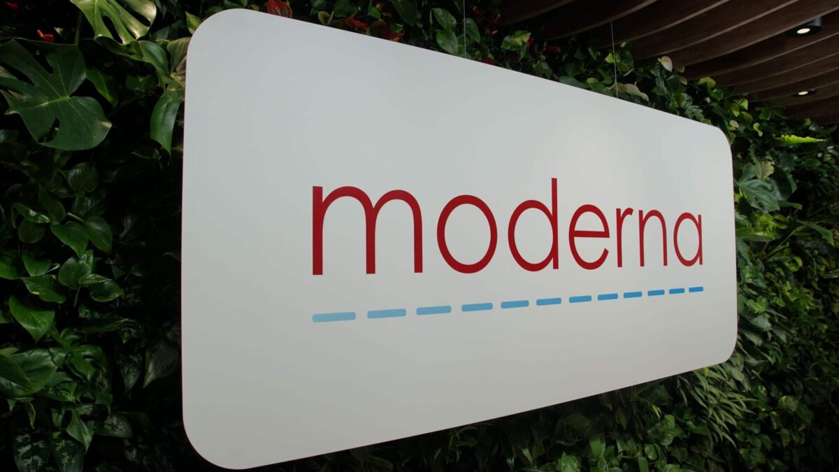 Moderna (MRNA) Stock Soars 8.7% After Historic $950M Patent Settlement