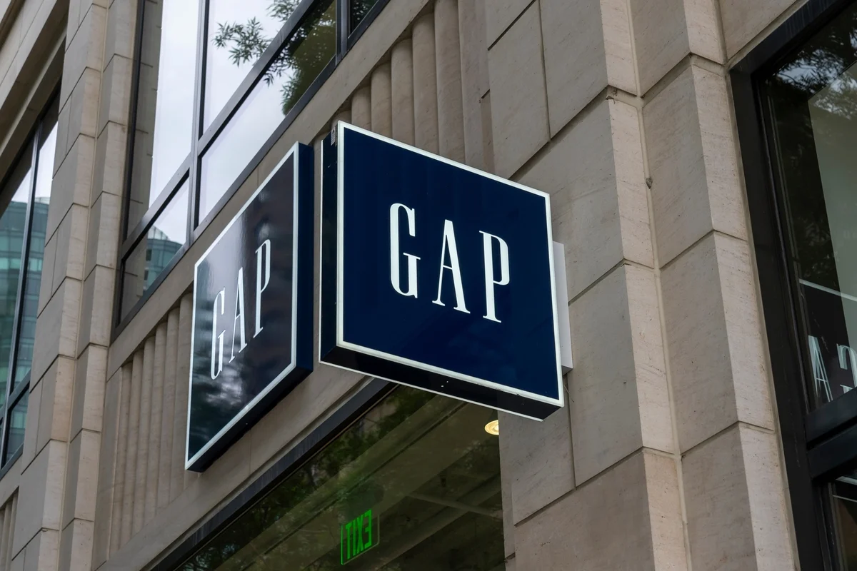 Gap Inc. (GAP) Stock Tumbles 13% Following Disappointing Q4 Earnings and Old Navy Underperformance