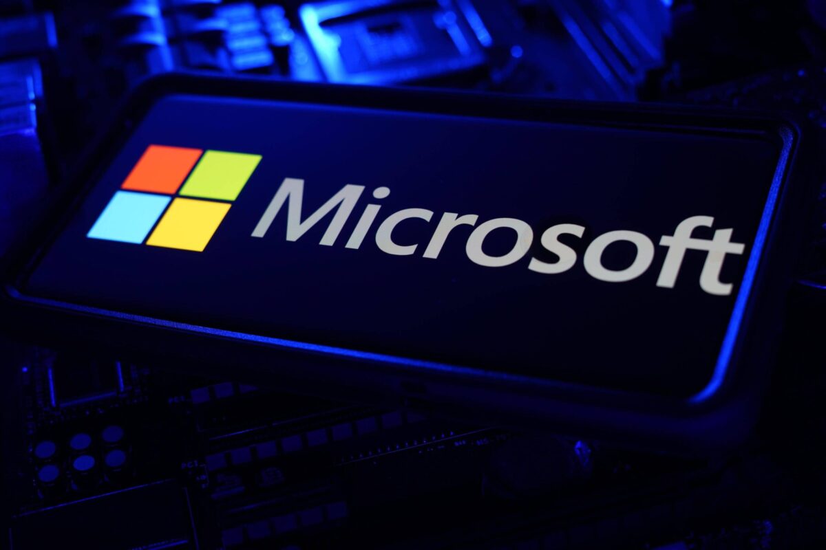 Microsoft (MSFT) Stock: Is the 22% Decline a Buying Opportunity or Red Flag?