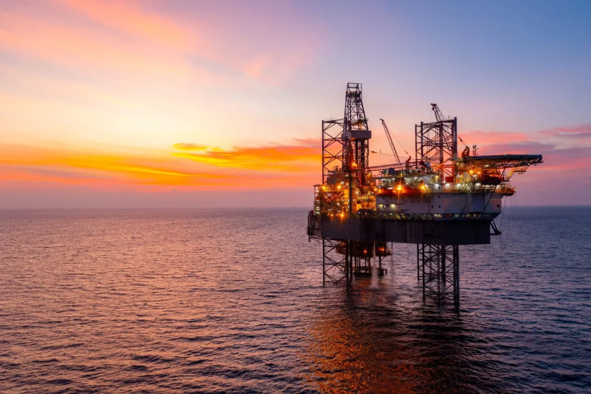 Crude Oil Prices Plunge 15% Following U.S.-Iran Ceasefire Agreement