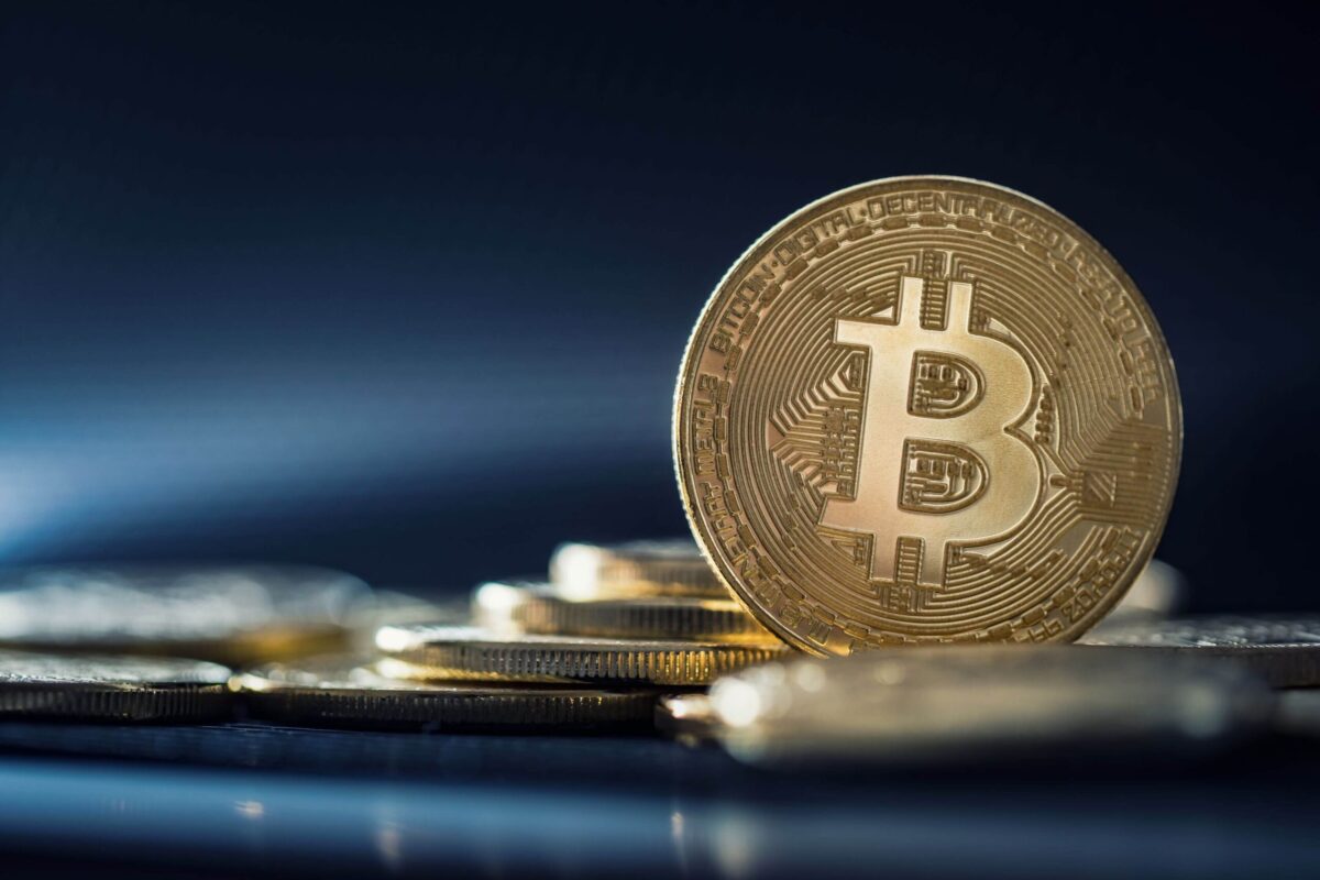 Mubadala Expands Bitcoin (BTC) Holdings to $566M as Harvard Exits — Q1 2026 Institutional Crypto Review