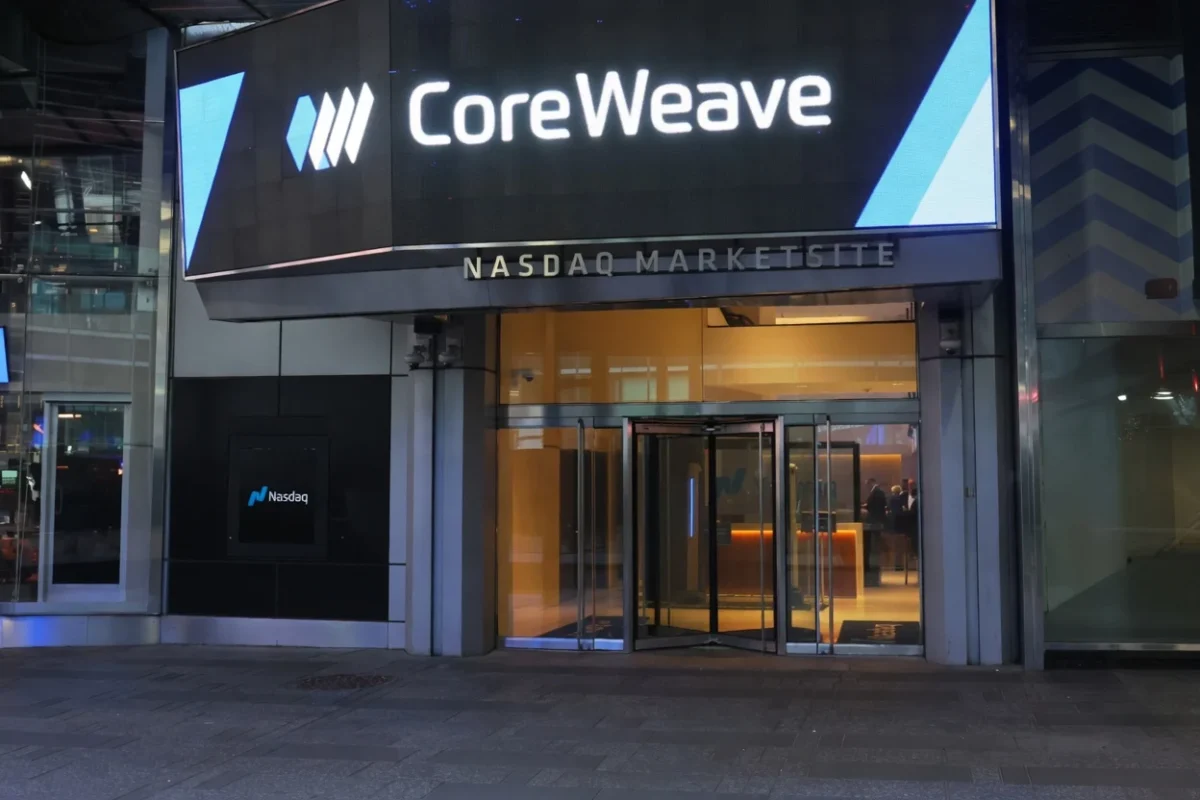 CoreWeave (CRWV) Stock Drops 22% Following $64M Insider Share Sales by Executives