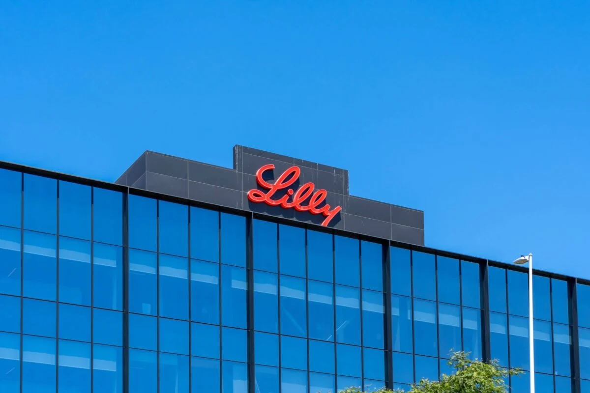 Eli Lilly (LLY) Stock Climbs as Retatrutide Delivers Record-Breaking Weight Loss Data