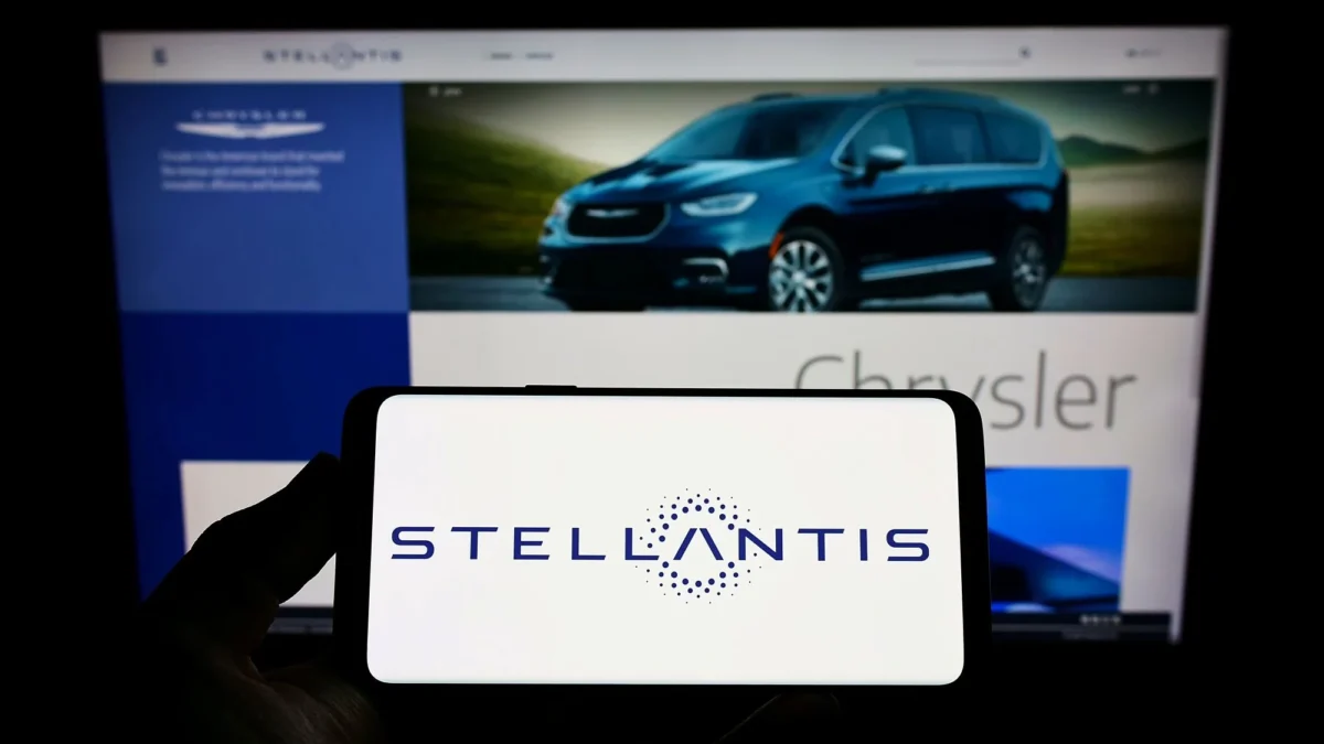 Stellantis (STLA) Stock Tumbles 5% Despite €60B Strategic Investment Plan