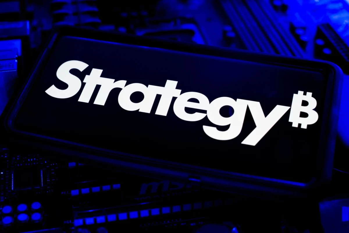 MicroStrategy (MSTR) Stock Drops as 411 BTC Transfer to Coinbase Raises Questions