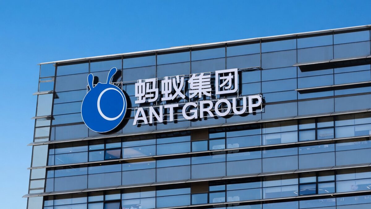 Ant Group Launches AI-Powered Alipay Assistant in WeChat Rivalry