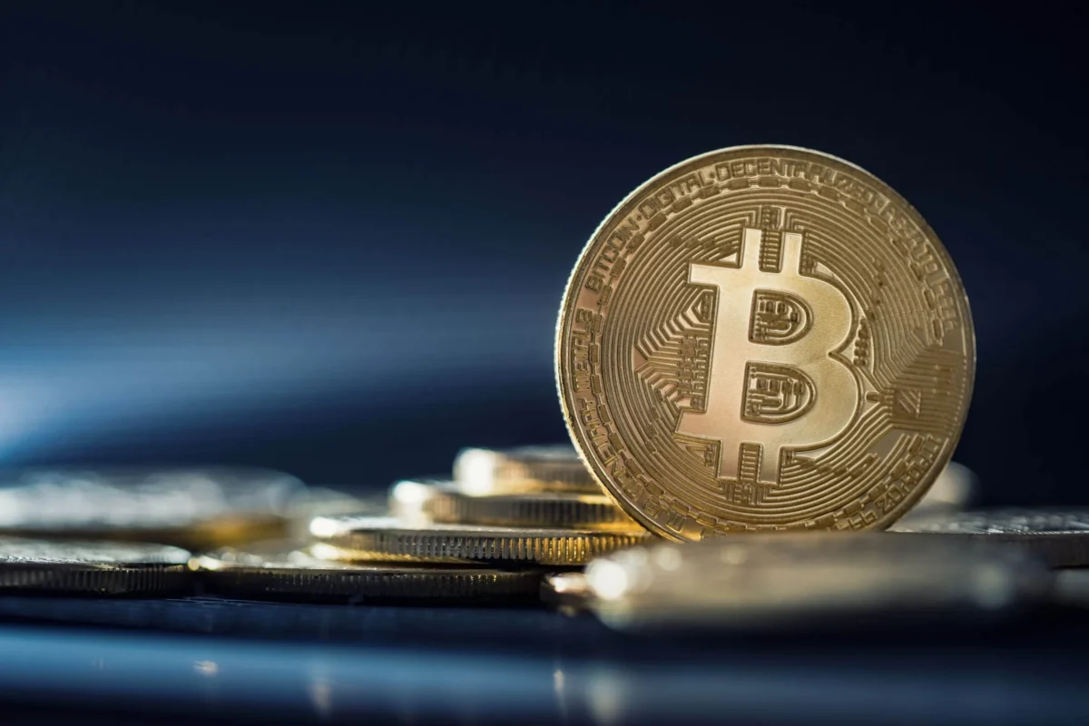 Bitcoin (BTC) Stock Plunges to $70K Amid Geopolitical Turmoil and Massive ETF Withdrawals