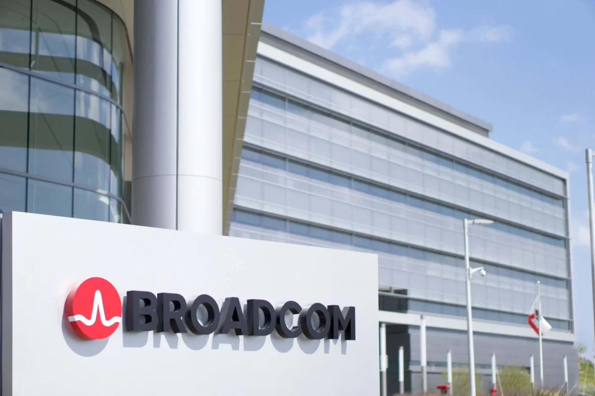 Broadcom (AVGO) Stock Plunges 13%: Should Investors Buy the Dip?