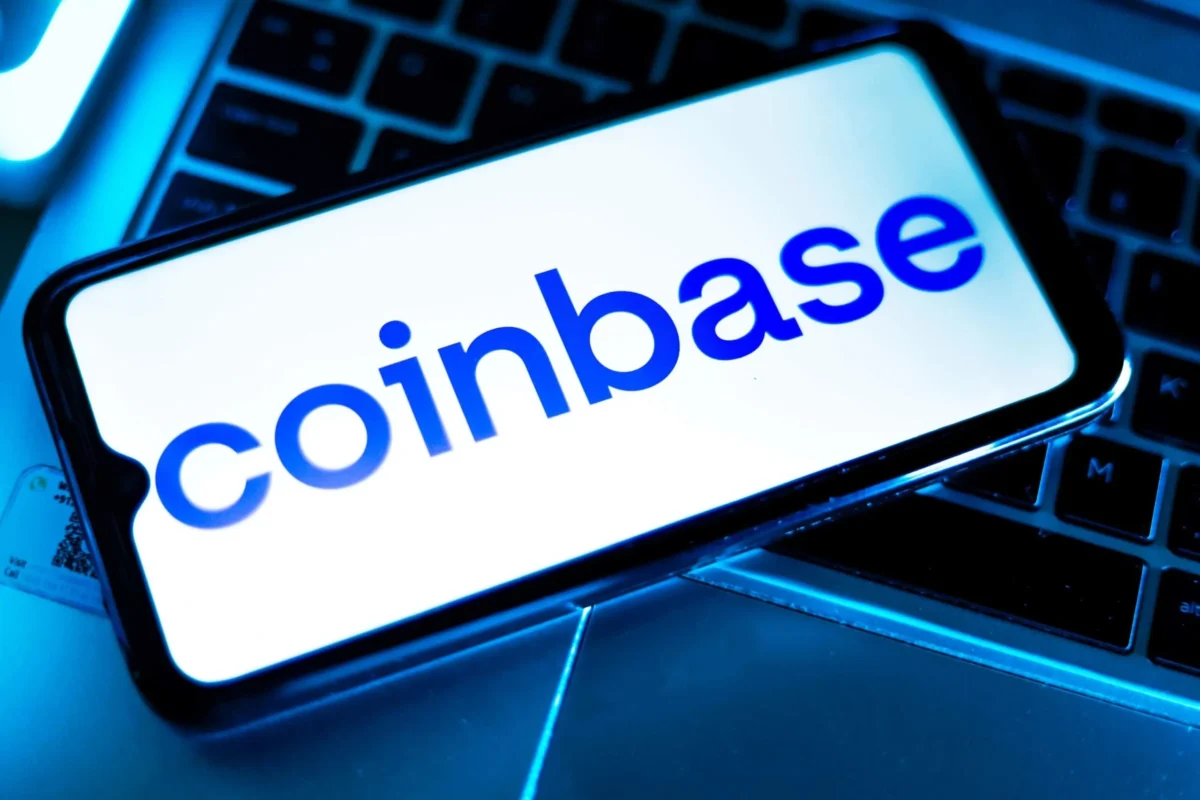 Cathie Wood’s ARK Invest Exits $29M Robinhood (HOOD) Stock Position, Piles Into Coinbase (COIN)