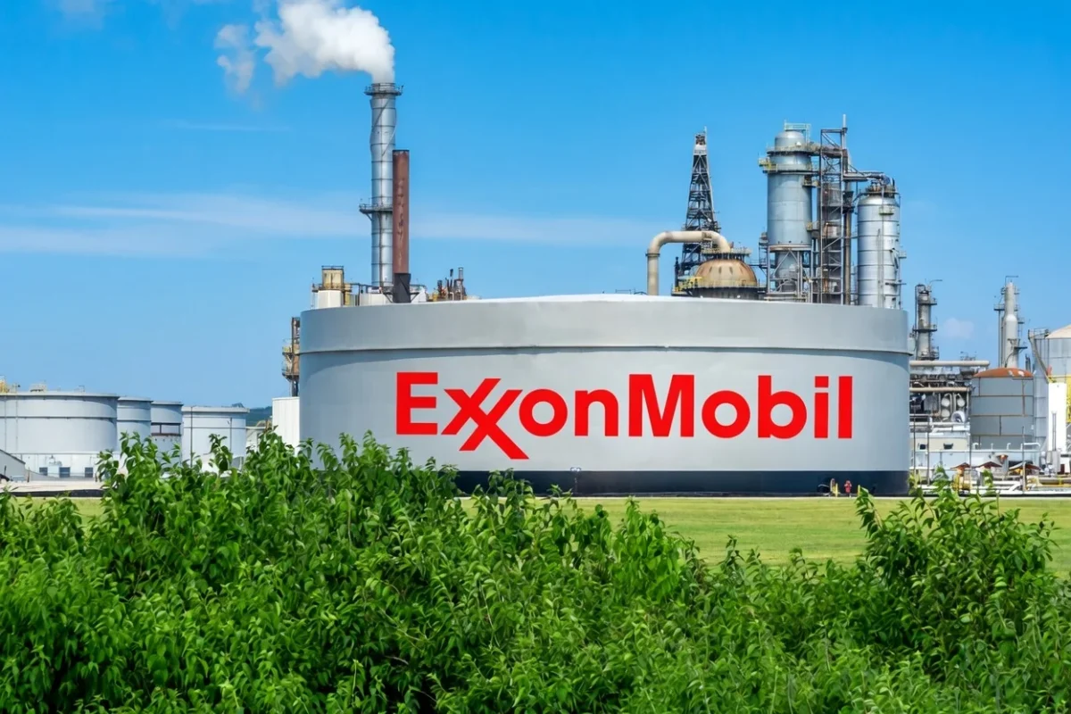 ExxonMobil (XOM) Stock Jumps 3% as Iranian Nuclear Talks Stall and Crude Oil Soars