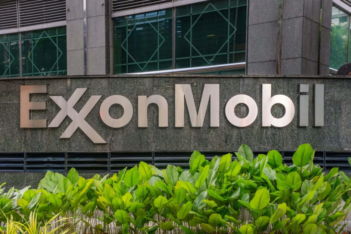 ExxonMobil (XOM) Stock Sees Institutional Surge Following Q1 Earnings Beat