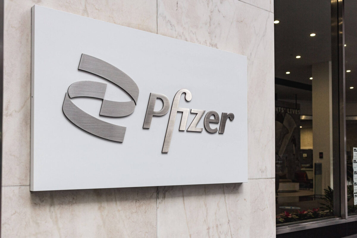 Pfizer (PFE) Stock Slides 3% Following CFO Dave Denton’s Departure Announcement