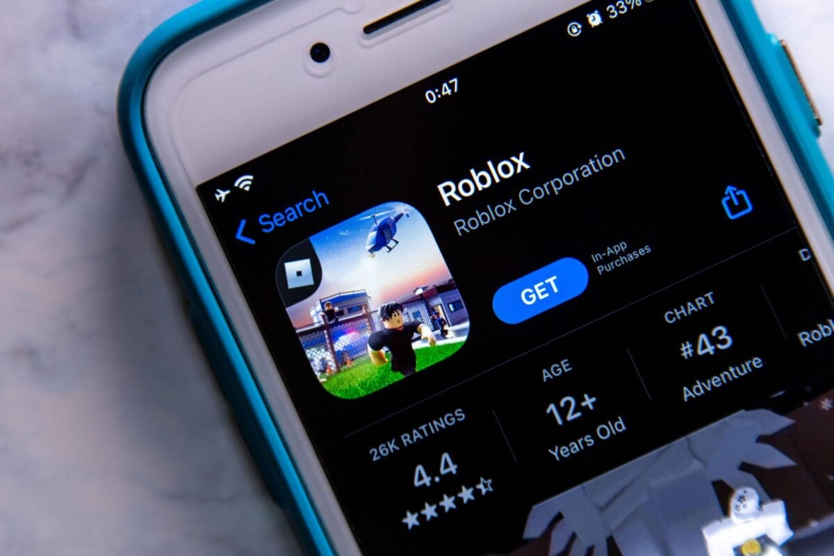 Roblox (RBLX) Stock Plunges Nearly 10% Amid User Engagement Concerns
