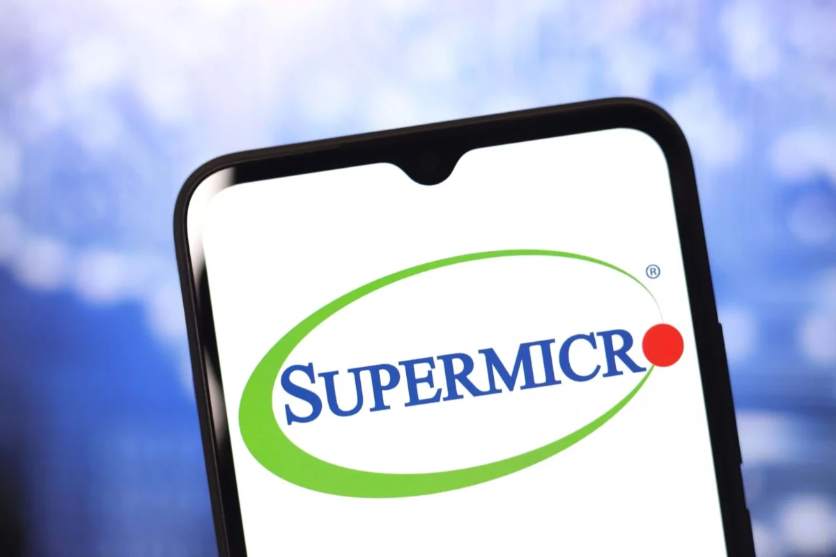 Super Micro Computer (SMCI) Stock Plunges 28% on $7B Capital Raise — What Investors Need to Know
