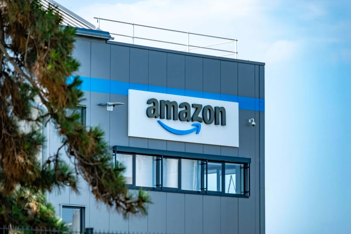 Amazon (AMZN) Stock: Analyst Predicts Historic $1 Trillion Revenue Milestone by 2028