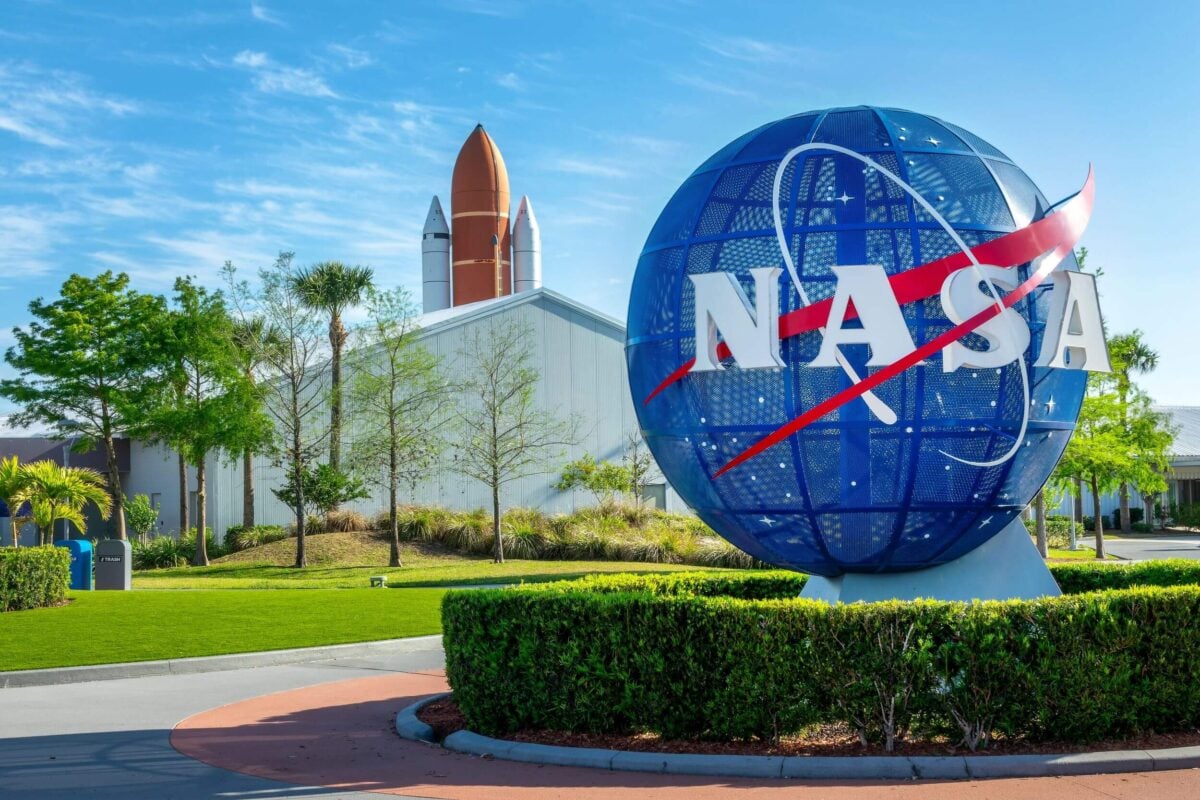 NASA Grants $600M Moon Base Contracts to Intuitive Machines (LUNR) Stock, Firefly, and Astrobotic