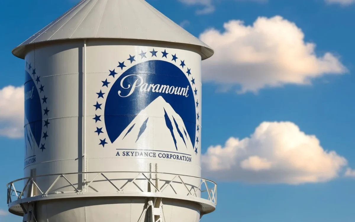 Paramount (PSKY) Stock Under Pressure as Multi-State Coalition Challenges $110B Warner Merger