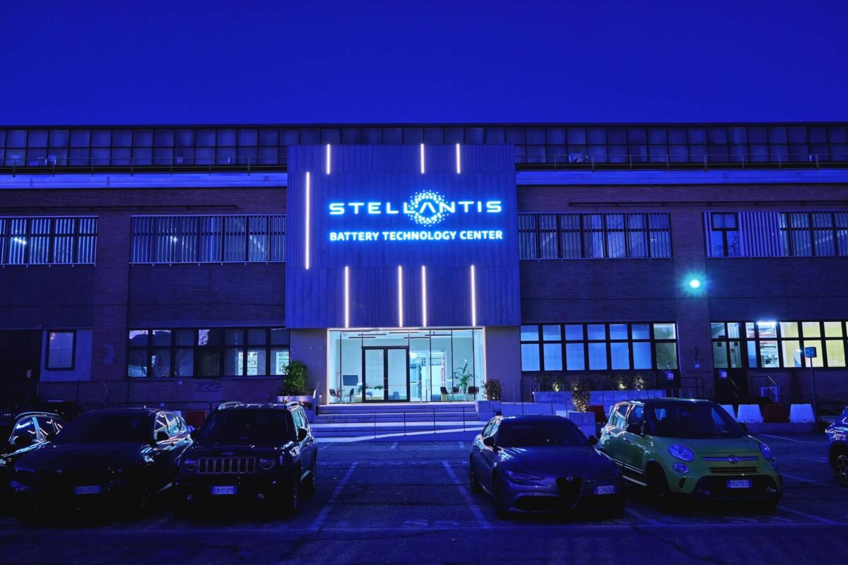 Stellantis (STLAM) Stock: Q2 Shipments Climb 10% With North America Leading 38% Surge
